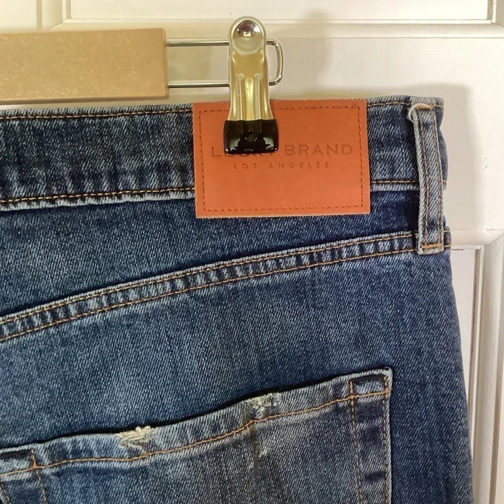 Lucky Brand 410 Athletic Slim Men’s Denim Distressed Straight Leg Jeans. 40/30 - Picture 5 of 11